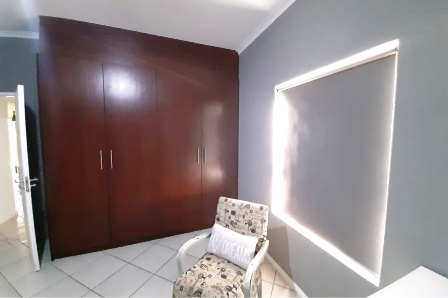 To Let 1 Bedroom Property for Rent in Country Club Western Cape